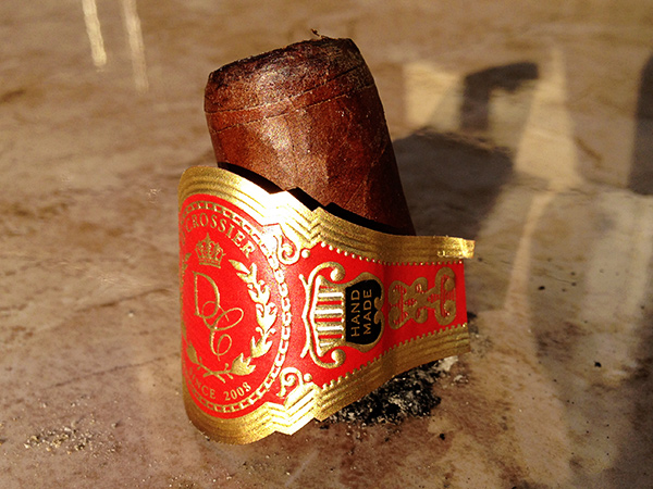 Nubbed D'Crossier Golden Blend cigar