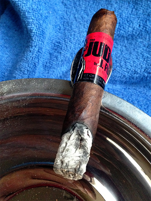 The Judge robusto cigar review
