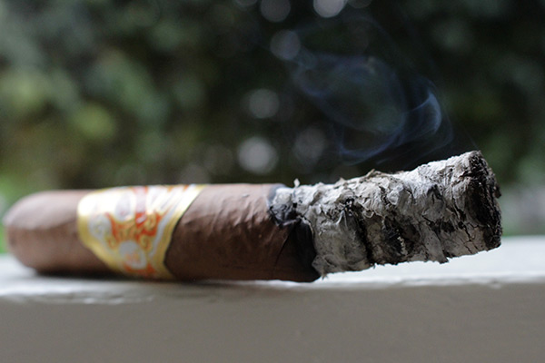 Espinosa Laranja Reserva cigar smoking