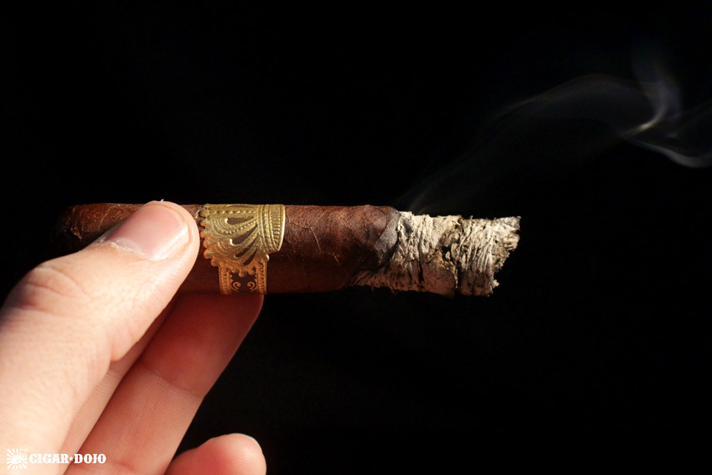Dunbarton Tobacco & Trust Sobremesa smoking cigar review