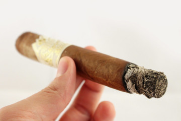 Yargüera H. Upmann Toro cigar review