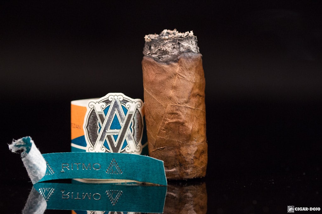 AVO Syncro South America Ritmo Torpedo Largo cigar nubbed