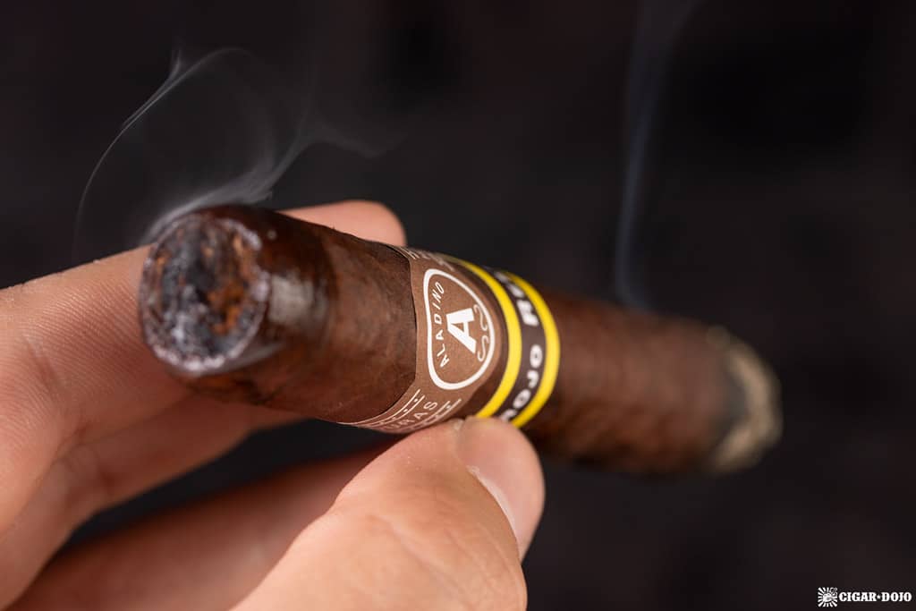 Aladino Corojo Reserva cigar smoking