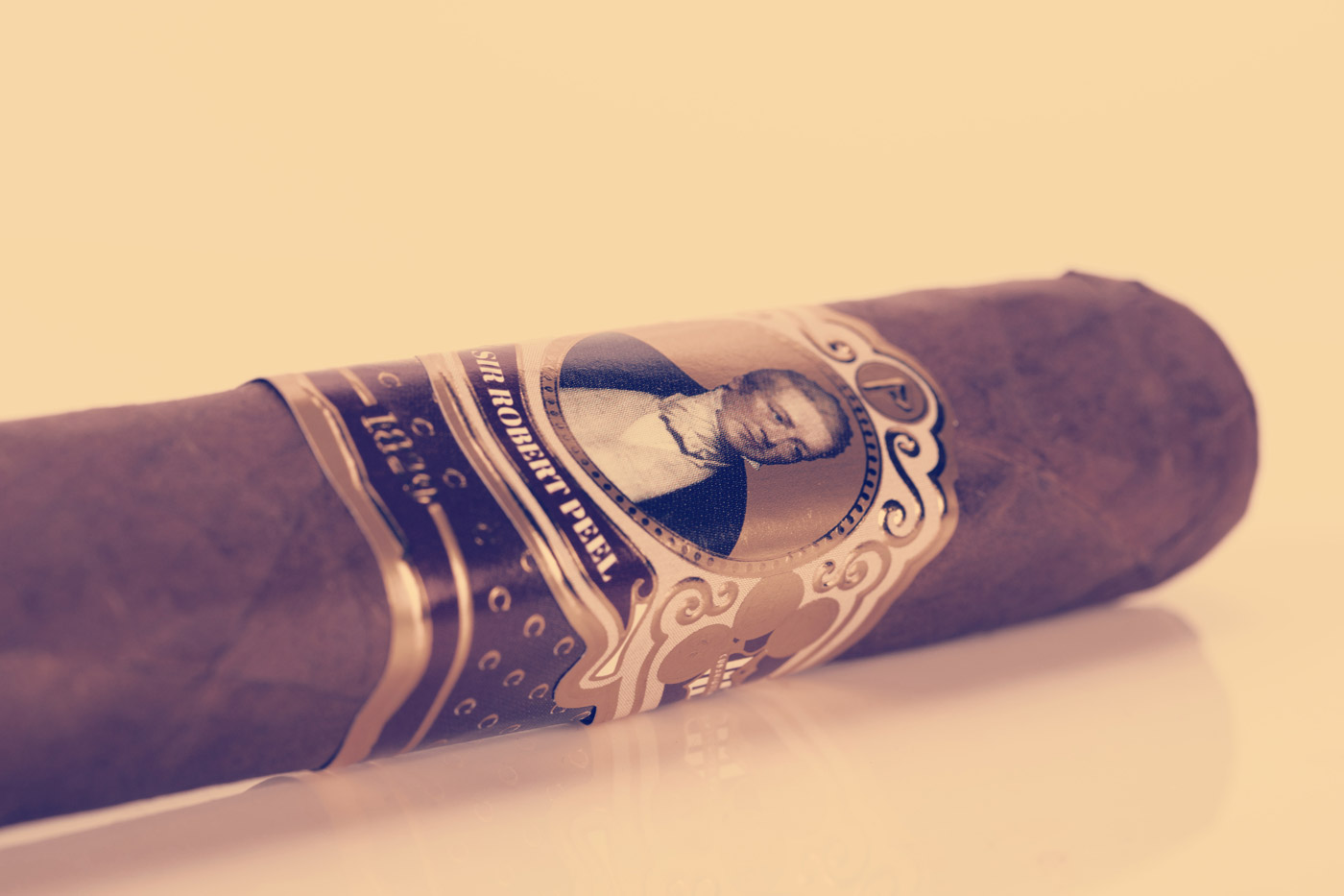 Cubariqueño Protocol Sir Robert Peel Natural cigar review