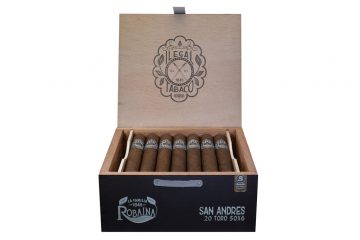 La Familia Robaina Cigars Ilegal open box
