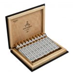 Montecristo Volume 1: 100 Days cigar box open