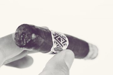 AVO Classic Maduro Robusto cigar review