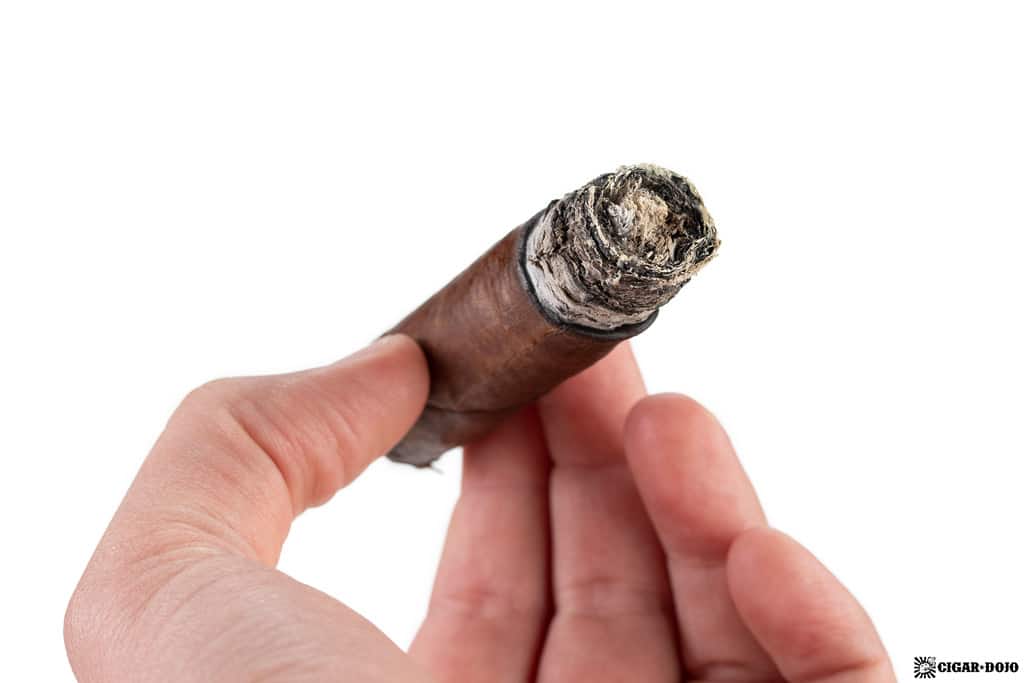 CAO Pilón Añejo Robusto cigar ash